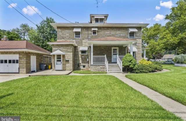 1125 PARKWAY AVENUE photos photos