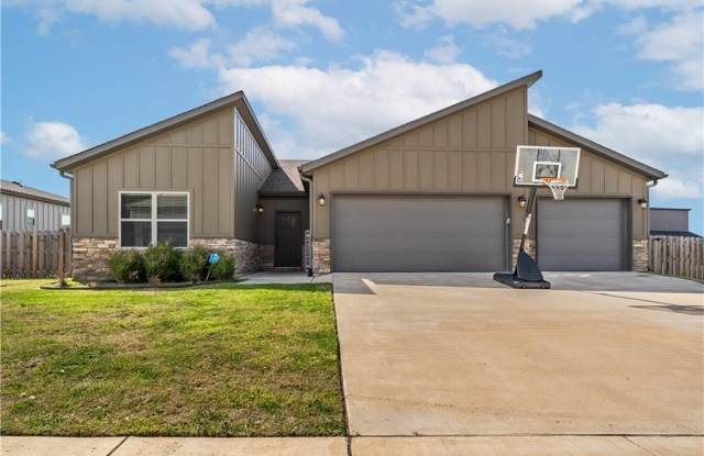 2629  N Justin - 2629 North Justin Drive, Fayetteville, AR 72704