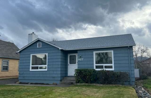 Charming three bedroom/one bath Medford Home | Available Now! photos photos