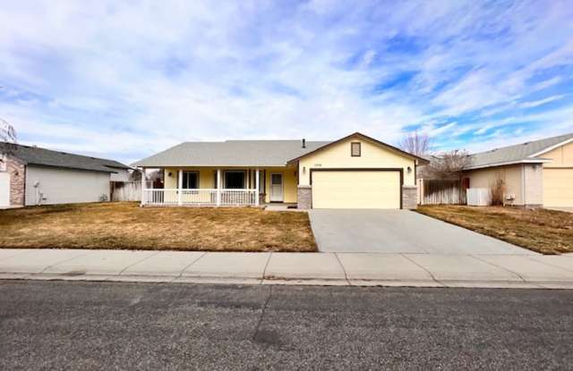 Charming Single-Level Home in Eagle with 3 Bedrooms and 2 Bathrooms! photos photos