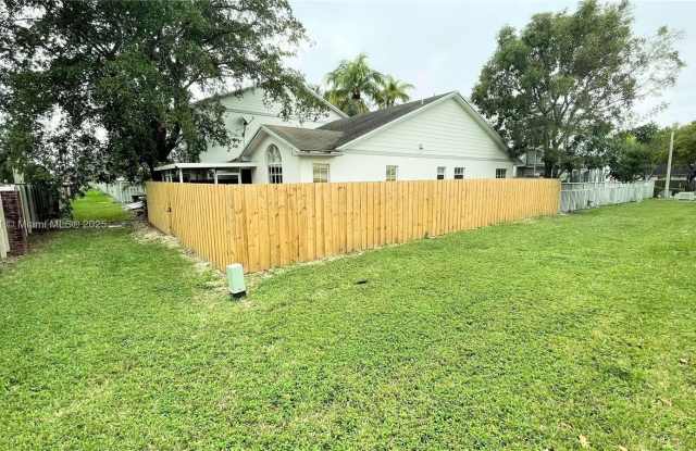 12263 SW 144th Ter photos photos