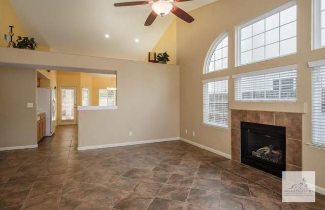 3 Bedroom Home in Clovis Unified School District! Gallery 3
