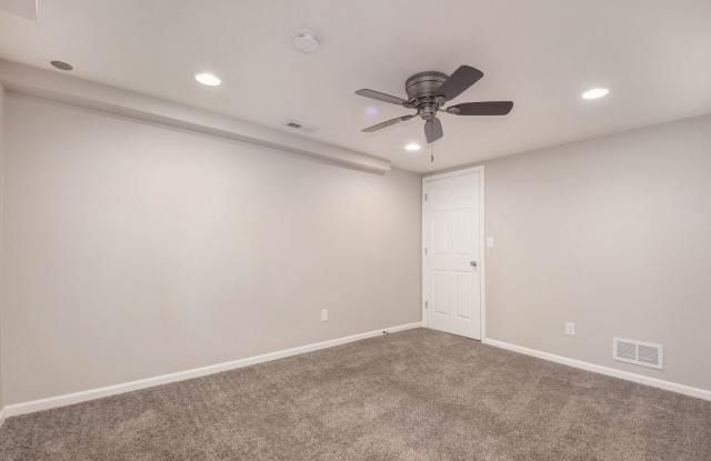 Old Towne Cutie with Charm Galore! Gallery 3