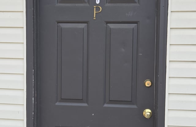 304 Hollingsworth Avenue Gallery 2