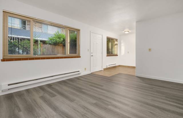 *2 Weeks of Free Rent Promotion!* BEAUTIFUL NEWLY UPDATED 1 bed / 1 bath at the Lydia in BALLARD! photos photos