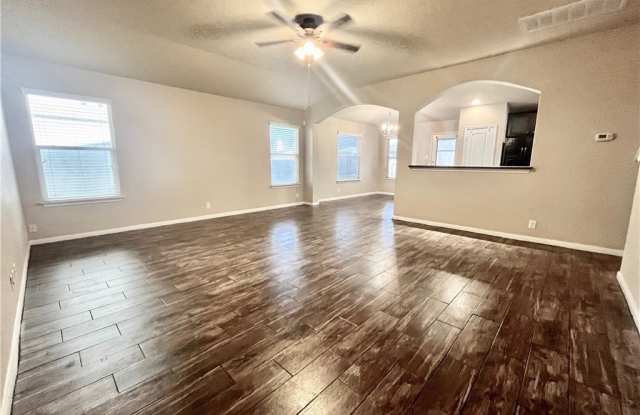 738 Great Oaks Drive Gallery 4