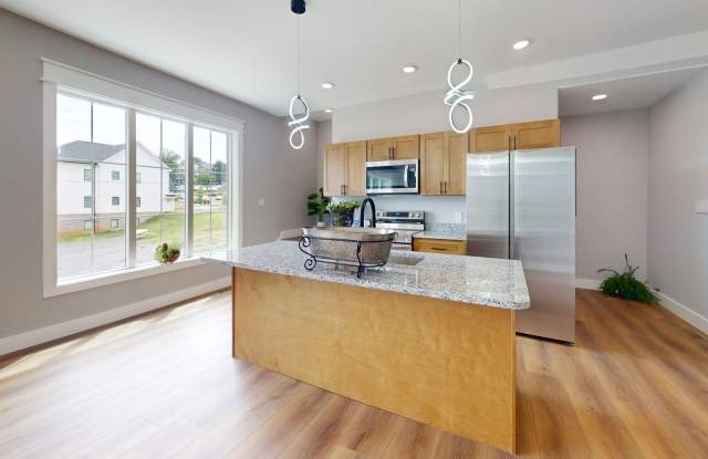 5BR/5BA Fort Sanders Townhome | Off-Campus Housing Near UTK photos photos