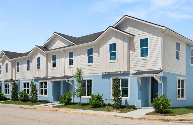 Stunning 3 bedroom 2.5 bath Daytona Beach Townhome! - 446 Goodall Avenue, Daytona Beach, FL 32118