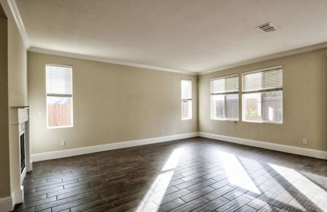 1804 Waterfall Drive Gallery 4
