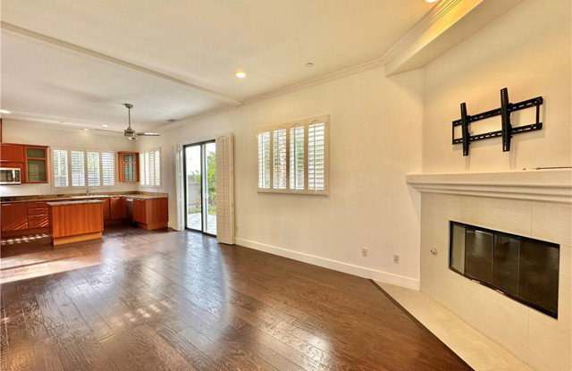 2222 Rockefeller Lane Gallery 4