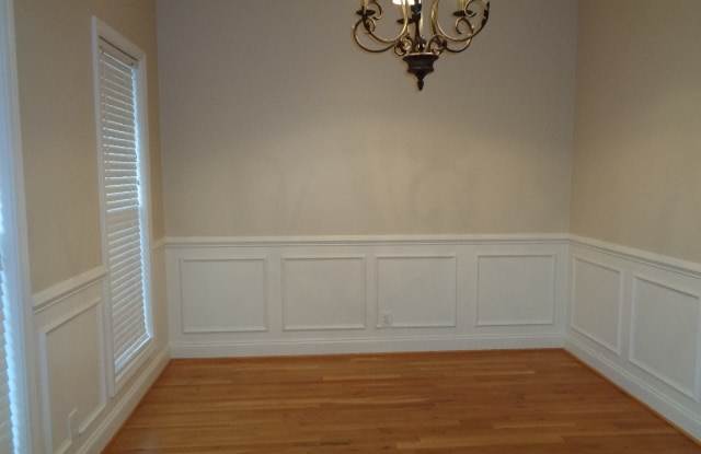 2406 Adelaide Drive photos photos