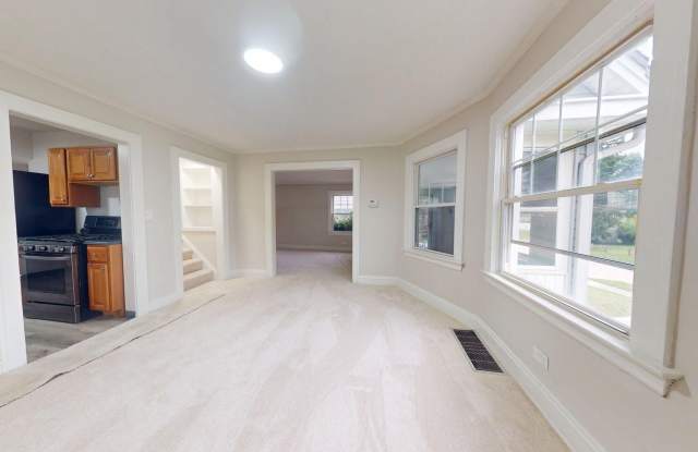 Garfield Heights - 3 Bedrooms - Single Family Home Gallery 1