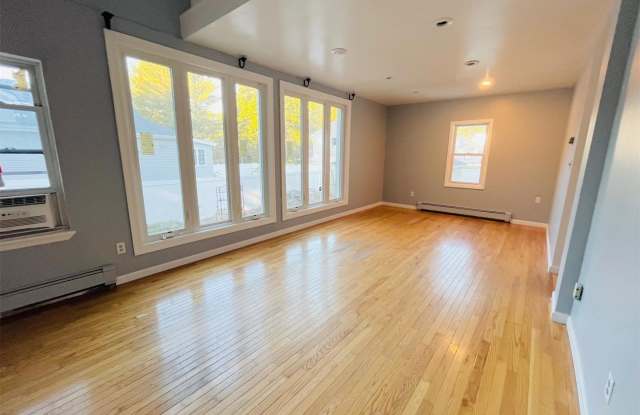 370 Woodbury Road Gallery 2