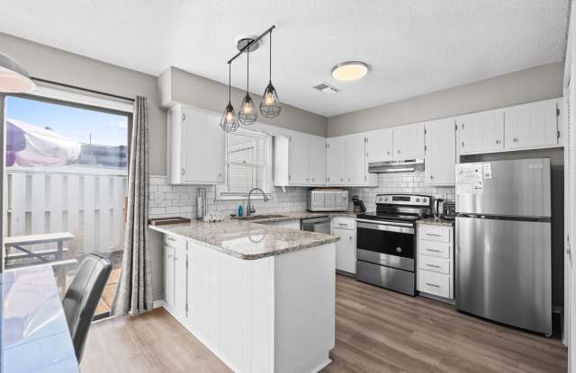 Stay, Relax & Play—Centrally Located Myrtle Beach Condo Near It All! Gallery 4