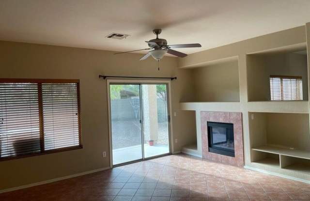 40725 N APOLLO Way Gallery 4