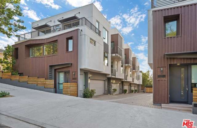 1427 1/2 WATERLOO St Gallery 1