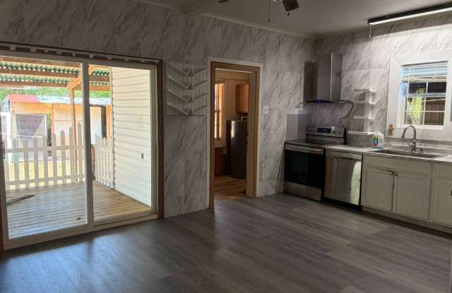 1316 Martel Gallery 3