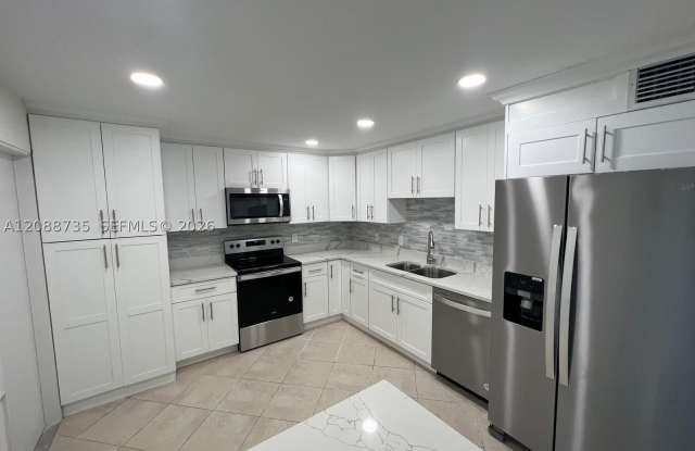 501 SW 11th Pl Gallery 1