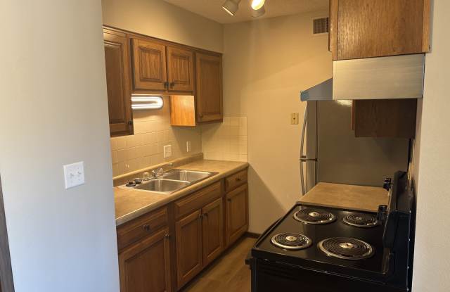 1720 Waterloo Road - 12 photos photos
