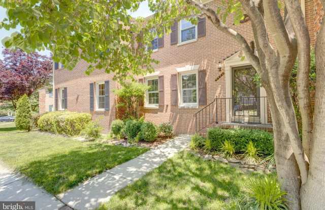 9448 PARK HUNT COURT - 9448 Park Hunt Court, Burke, VA 22153