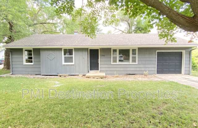 12910 Virginia Ave - 12910 Virginia Avenue, Kansas City, MO 64146