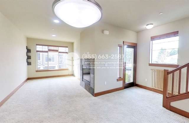 3800 NE 3rd Pl Gallery 4