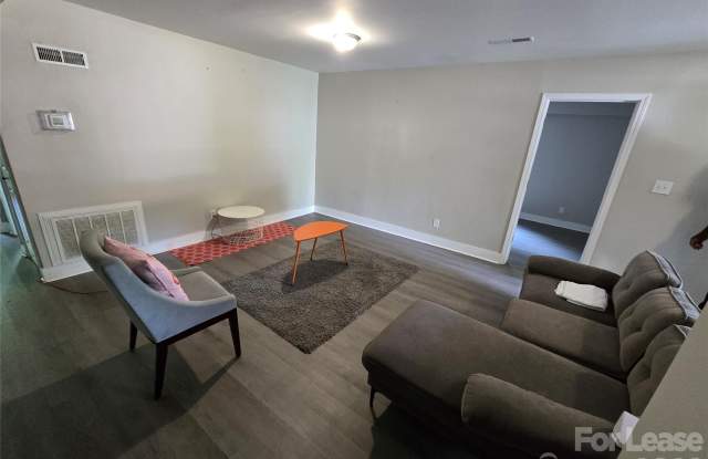 2727 Englehardt Street Gallery 3