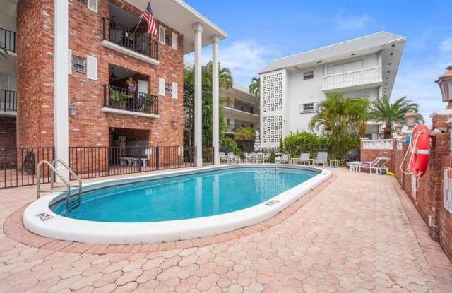 2500 NE 9th St 308 photos photos