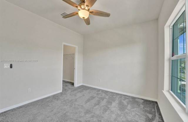 4764 Eucalyptus Dr Gallery 4