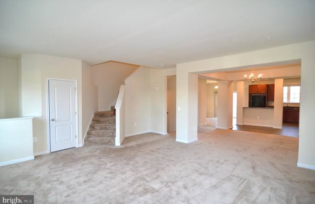 3505 FLAGSTONE STREET Gallery 2