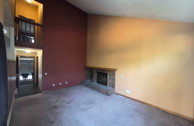 4272 Kingsbury Drive Gallery 2
