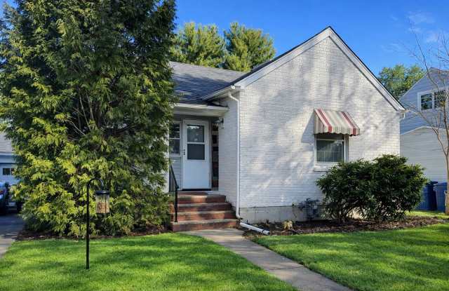 Click the “Apply Now” button or email wapmrentals@gmail.com for a prompt response. photos photos