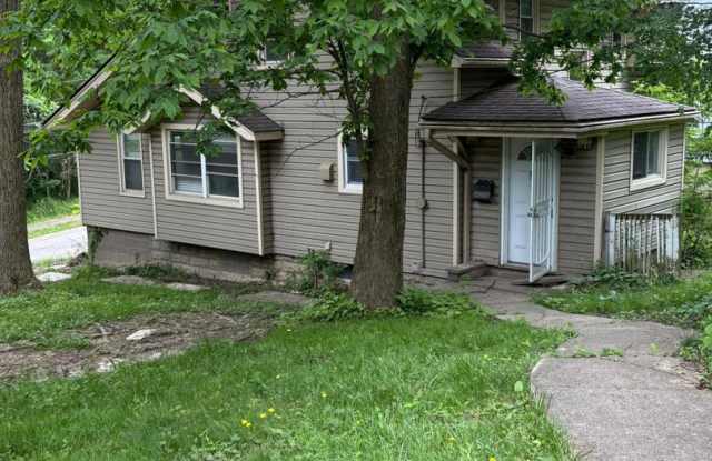 Charming  Spacious Home in Maple Heights photos photos