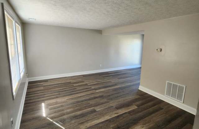 3 Bedroom, 1 Bath End of Group Townhome in Elkton, MD! Gallery 3