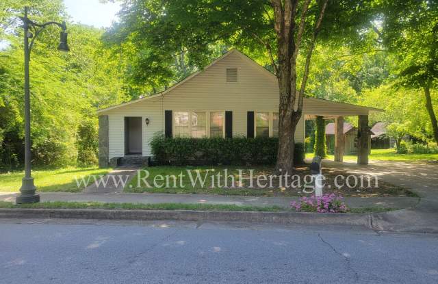 ENJOY THE PRESTIGE OF THIS CHARMING HOME IN DOWNTOWN HISTORIC DISTRICT / 2 BEDROOMS PLUS AN OFFICE photos photos