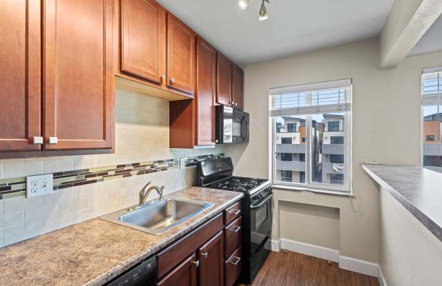 831-861 Cherry Gallery 3