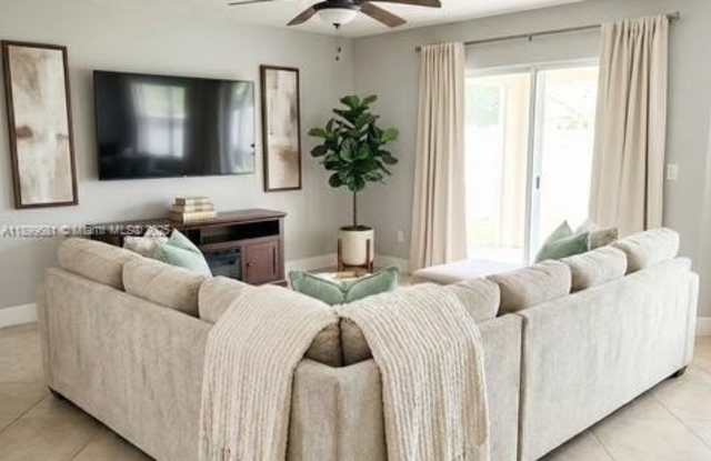 8951 W Sunrise Blvd photos photos