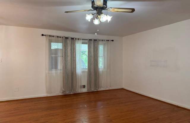 9807 ARBOR HILL Drive Gallery 3