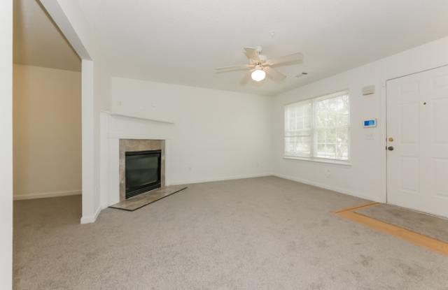 221 Coral Circle Gallery 3