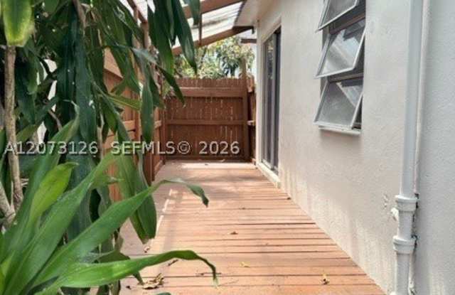 42 SE 10th Ter Gallery 2
