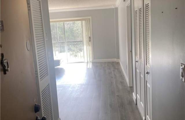 4166 Inverrary Drive unit: 406 photos photos