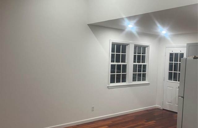 214 Douglas Avenue Gallery 3