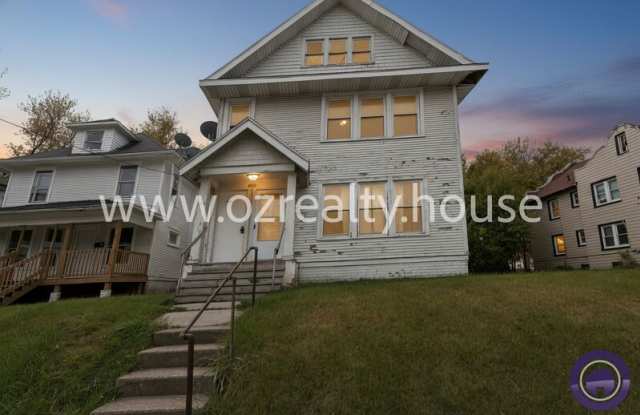 3241 Cherry St - 3241 Cherry Street, Toledo, OH 43608