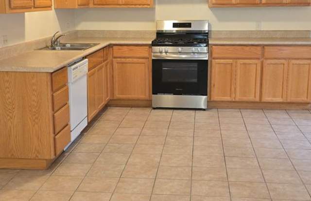 722 Olive Street (A-C) - 722 Olive Street, El Paso de Robles, CA 93446