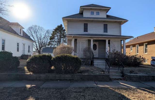 Spacious 3 Bedroom Home in Rock Island Coming Soon! photos photos