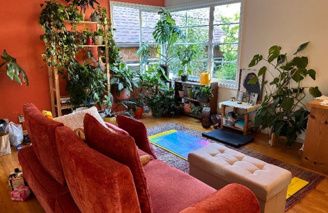 2626 Benvenue Ave B - 2626 Benvenue Avenue, Berkeley, CA 94704