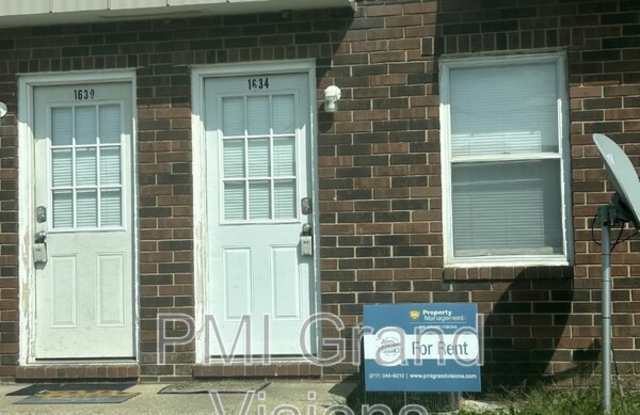 1634 University Dr. - 1634 University Drive, Charleston, IL 61920