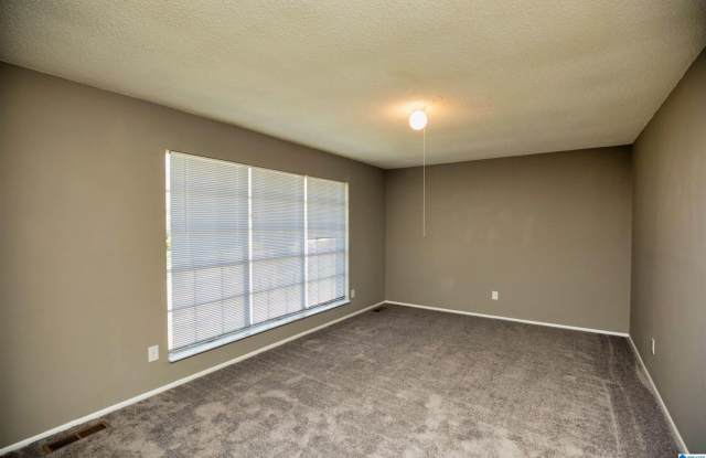 3 Bedroom 1.5 Bath Home in Adamsville Area Gallery 3