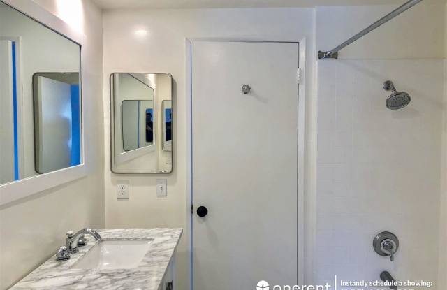 1446 12th Street Unit APARTMENT C Gallery 4