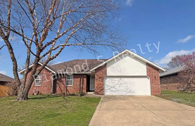 Beautiful 3 Bedroom Home with Shop Located in Southwest Springfield photos photos